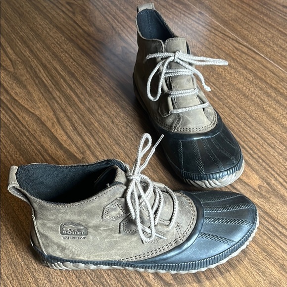 Sorel 8.5 Out And About Plus Duck Boots Rain Boots - Picture 1 of 7